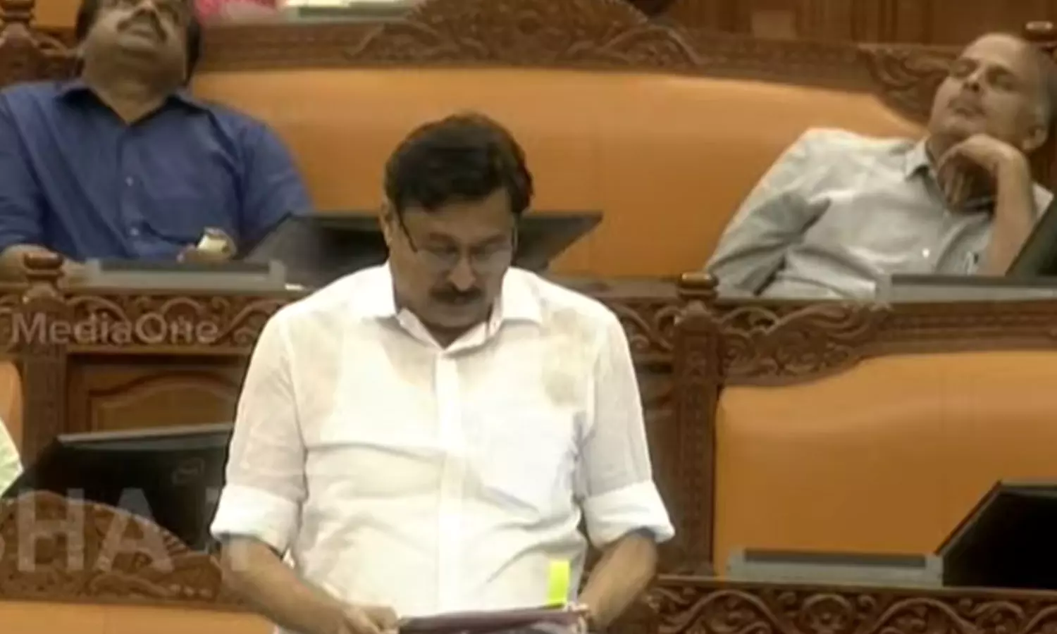 വഖഫ് ഭേദഗതി ബിൽ പിൻവലിക്കണം; നിയമസഭ പ്രമേയം പാസാക്കി വഖഫ് ഭേദഗതി ബിൽ പിൻവലിക്കണം; നിയമസഭ പ്രമേയം പാസാക്കി