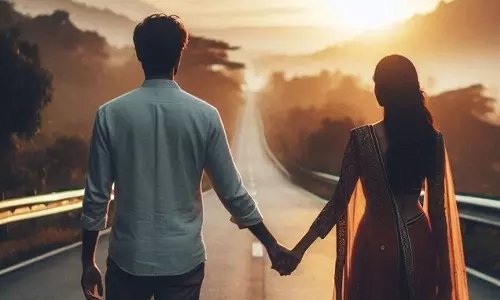 കാമുകനൊപ്പം ഒളിച്ചോടാൻ യുവതിയുടെ വ്യാജ ആത്മഹത്യ; വൃദ്ധനെ കൊലപ്പെടുത്തി മൃതദേഹം കത്തിച്ചു