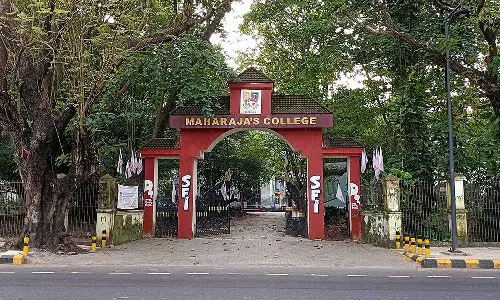 Maharajas College