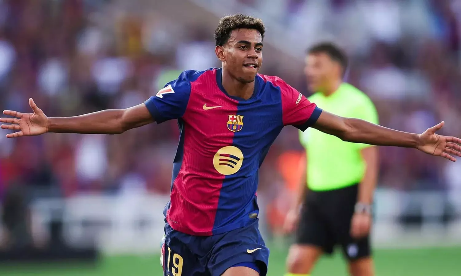 ലമീൻ യമാലിന് 2278 കോടിയുടെ വമ്പൻ ഓഫർ; തള്ളിയെന്ന് ബാഴ്സ ലമീൻ യമാലിന് 2278 കോടിയുടെ വമ്പൻ ഓഫർ; തള്ളിയെന്ന് ബാഴ്സ