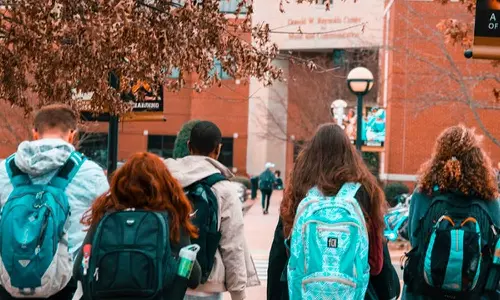 ഇന്ത്യ-കാനഡ നയതന്ത്ര തർക്കം വിസ സേവനങ്ങളെ ബാധിക്കുമോ? വിദ്യാർഥികൾ ആശങ്കയിൽ