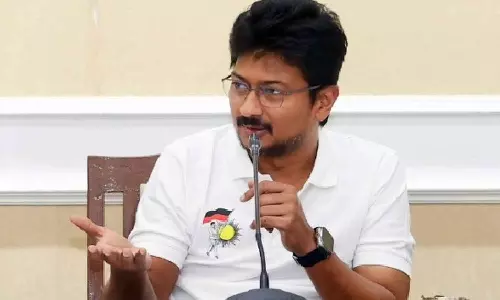 ഔദ്യോഗിക പരിപാടിയിൽ ജീൻസും ടീഷർട്ടും ധരിച്ചെത്തുന്നു; ഉദയനിധി സ്റ്റാലിനെതിരെ ഹരജി