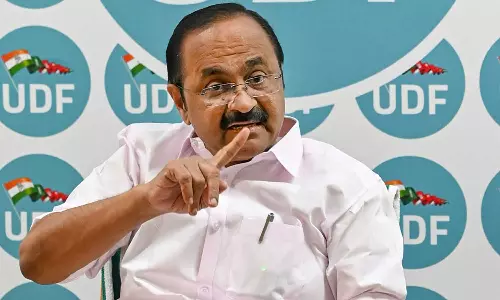 പെരുമാറ്റച്ചട്ടം ലംഘിച്ച് പഞ്ചായത്ത് സെക്രട്ടറിമാരെ സ്ഥലംമാറ്റി; തെര. കമ്മീഷന് പരാതി നൽകി വി.ഡി സതീശൻ