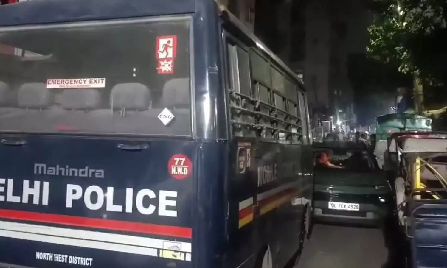 Gunfight between 2 groups in Delhis Jahangirpuri, One dies Gunfight between 2 groups in Delhis Jahangirpuri, One dies