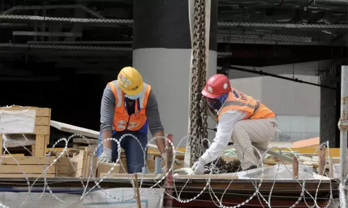 തൊഴിലാളികളുടെ യോഗ്യത ഉറപ്പാക്കും; പ്രൊഫഷണൽ സർട്ടിഫിക്കേഷൻ പ്രോഗ്രാം സജീവമാക്കി സൗദി അറേബ്യ