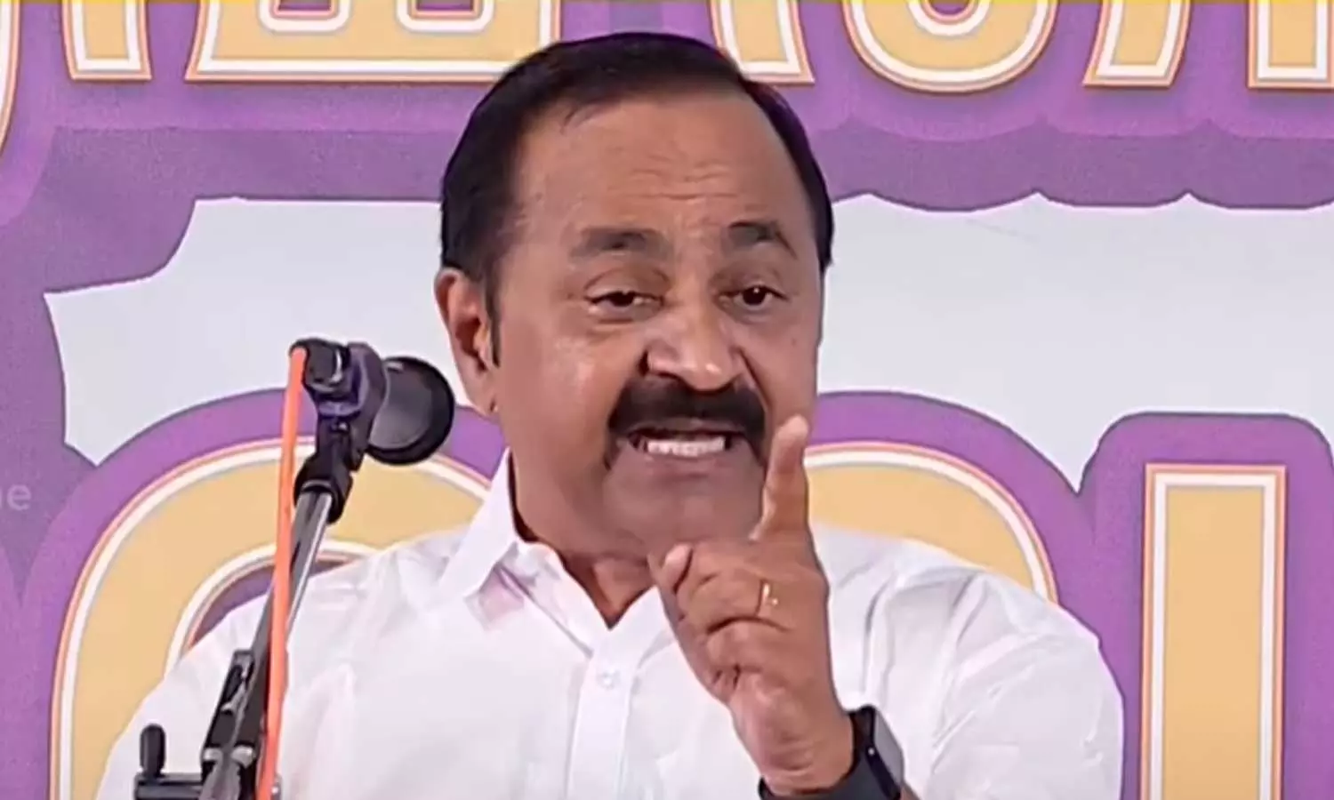 എഡിഎമ്മിൻ്റെ മരണം; നവീൻ അഴിമതിക്കാരനെന്ന് വരുത്തി തീർക്കാൻ ശ്രമം, പി.പി ദിവ്യയെ രക്ഷിക്കാനുള്ള ശ്രമം നടന്നു: വി.ഡി സതീശൻ എഡിഎമ്മിൻ്റെ മരണം; നവീൻ അഴിമതിക്കാരനെന്ന് വരുത്തി തീർക്കാൻ ശ്രമം, പി.പി ദിവ്യയെ രക്ഷിക്കാനുള്ള ശ്രമം നടന്നു: വി.ഡി സതീശൻ