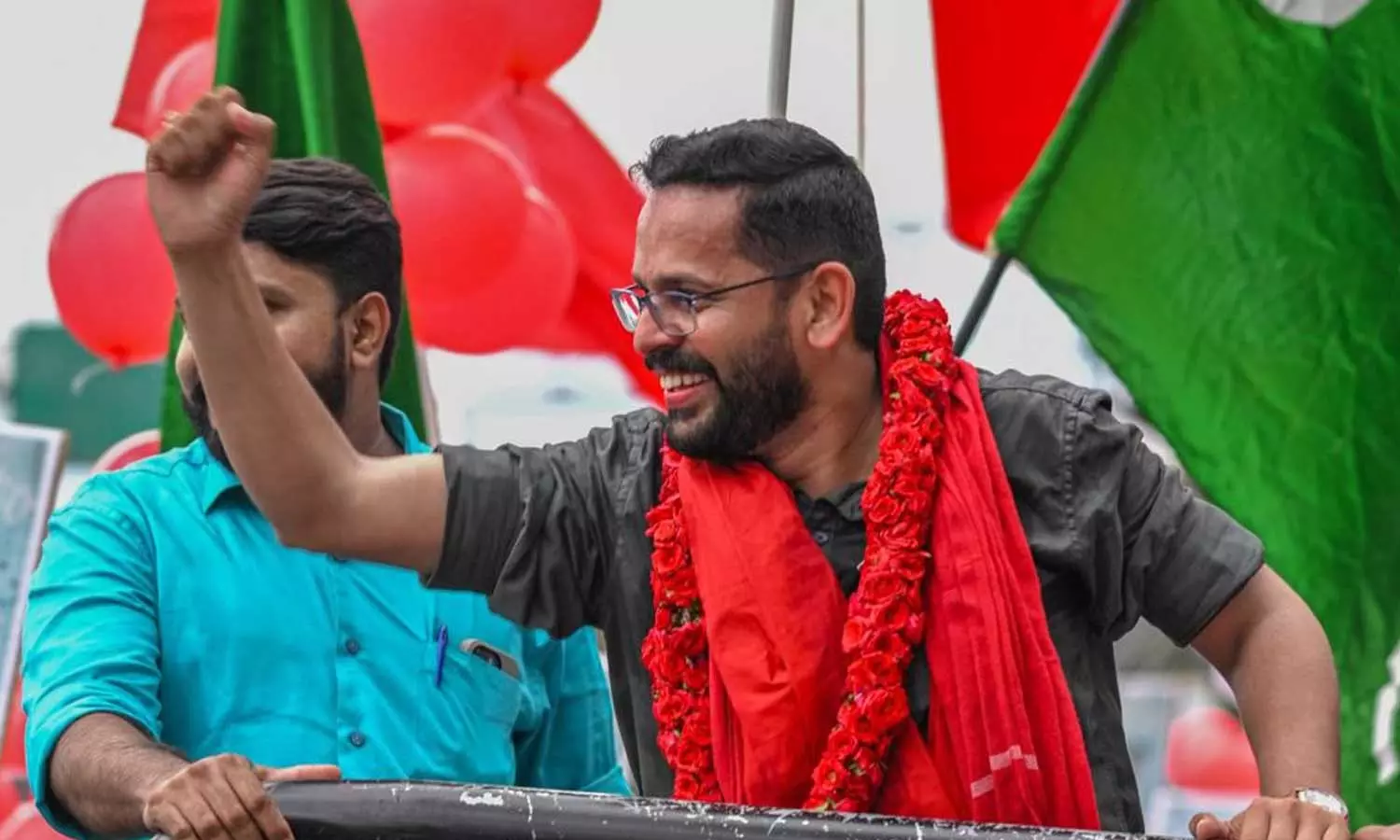 ‘സഖാക്കളേ, ചെങ്കൊടിയോട് ഞാൻ മരണം വരെ കൂറുള്ളവനായിരിക്കും’;പഴയ പോസ്റ്റുകളിലും ട്രോളുകളിലും കുറ്റസമ്മതവുമായി സരിൻ ‘സഖാക്കളേ, ചെങ്കൊടിയോട് ഞാൻ മരണം വരെ കൂറുള്ളവനായിരിക്കും’;പഴയ പോസ്റ്റുകളിലും ട്രോളുകളിലും കുറ്റസമ്മതവുമായി സരിൻ