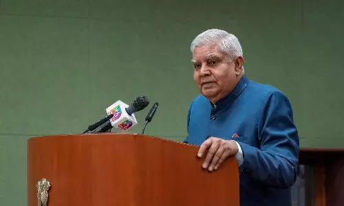 വിദേശ പഠനത്തിന് പോകുന്ന വിദ്യാർഥികളെ പരിഹസിച്ച് ഉപരാഷ്ട്രപതി; അത് പുതിയ രോ​ഗം