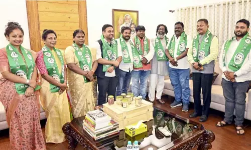 Jharkhand BJP leaders left party joined JMM