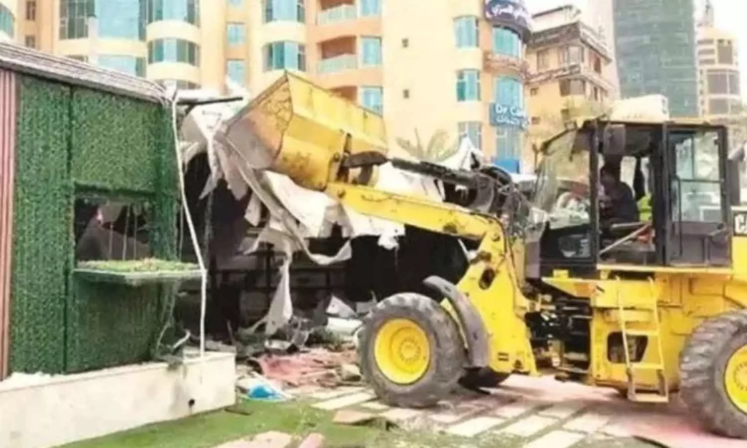 പൊതുസ്ഥലങ്ങൾ കയ്യേറി അനധികൃത നിർമാണം; കുവൈത്ത് മുനിസിപ്പാലിറ്റി പരിശോധന ശക്തമാക്കി പൊതുസ്ഥലങ്ങൾ കയ്യേറി അനധികൃത നിർമാണം; കുവൈത്ത് മുനിസിപ്പാലിറ്റി പരിശോധന ശക്തമാക്കി