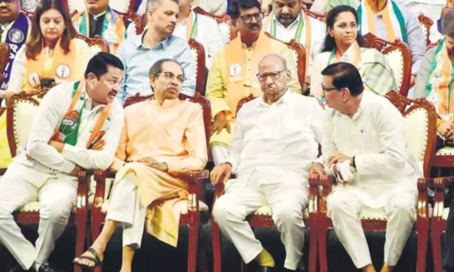 മഹായുദ്ധത്തിനൊരുങ്ങി മഹാ വികാസ് അഘാഡി; സീറ്റ് വിഭജനം പൂർത്തിയായി, സ്ഥാനാർഥികളെ പ്രഖ്യാപിച്ച് ഉദ്ധവ് ശിവസേന മഹായുദ്ധത്തിനൊരുങ്ങി മഹാ വികാസ് അഘാഡി; സീറ്റ് വിഭജനം പൂർത്തിയായി, സ്ഥാനാർഥികളെ പ്രഖ്യാപിച്ച് ഉദ്ധവ് ശിവസേന