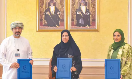 ഒമാനിലെ സീബിൽ പുതിയ ബ്ലഡ് ബാങ്ക് തുറക്കാൻ ആരോഗ്യമന്ത്രാലയം കരാറിൽ ഒപ്പുവെച്ചു