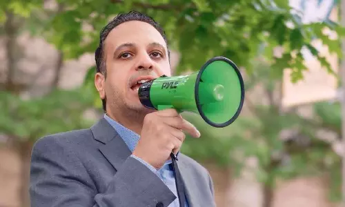 Democratic leader who opposes US complicity in Gaza genocide expelled from Harris rally