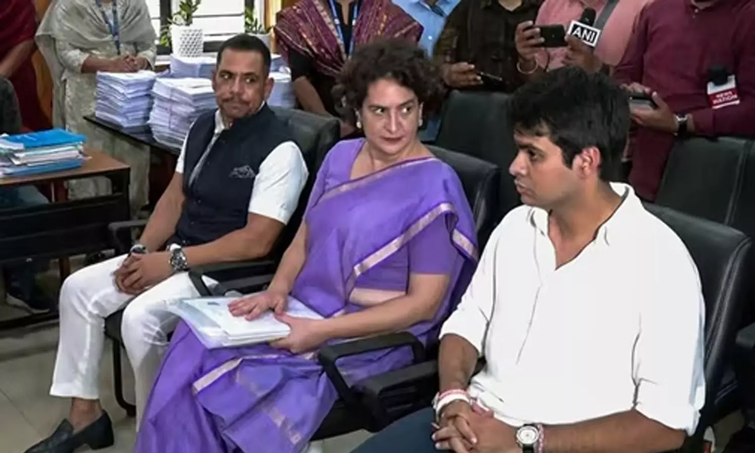 35 വർഷമായി പ്രിയങ്കയെ അറിയാം, മറ്റുള്ളവര്‍ക്കായി പോരാടുന്ന അവള്‍ ഒരിക്കലും അവളെ കുറിച്ച് ചിന്തിച്ചിട്ടില്ല : റോബർട്ട് വദ്ര