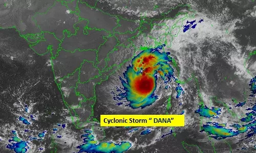 ദാന ചുഴലിക്കാറ്റ്; 8000ലേറെ ഗർഭിണികളെ ആശുപത്രിയിലേക്ക് മാറ്റി; പത്ത് ലക്ഷത്തോളം പേരെ ഒഴിപ്പിച്ച് ഒഡിഷ