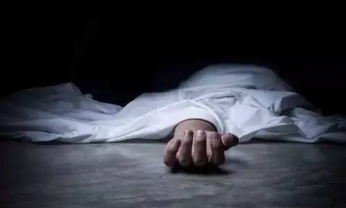 അയോധ്യയിലെ എഡിഎം ദുരൂഹസാചര്യത്തിൽ മരിച്ച നിലയിൽ