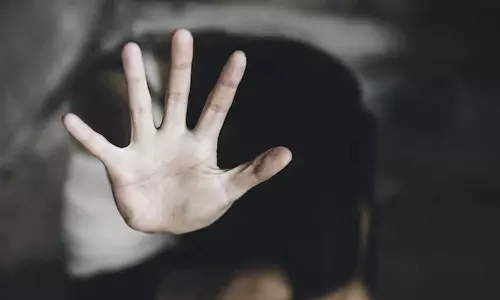 തിരുവനന്തപുരത്ത്  വിദ്യാർത്ഥിനിയെ വീട്ടിൽക്കയറി പീഡിപ്പിച്ചു; രണ്ടുപേർ കസ്റ്റഡിയിൽ