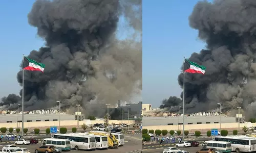 A fire broke out in a warehouse in Mubarakiya camp in Kuwait A fire broke out in a warehouse in Mubarakiya camp in Kuwait
