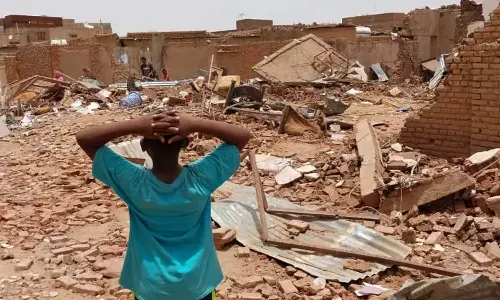 അർദ്ധസൈനിക വിഭാഗത്തിന്റെ നരനായാട്ട്; സുഡാനിൽ 124 പേർ കൊല്ലപ്പെട്ടു അർദ്ധസൈനിക വിഭാഗത്തിന്റെ നരനായാട്ട്; സുഡാനിൽ 124 പേർ കൊല്ലപ്പെട്ടു