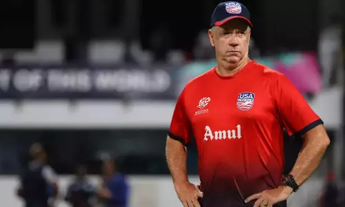 ഇന്ത്യൻ വംശജരോട് വിവേചനം; യു.എസ് ക്രിക്കറ്റ് ടീം കോച്ച് സ്റ്റുവർട്ട് ലോയെ പുറത്താക്കി