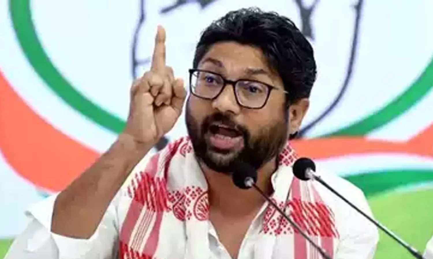 ദലിത് വിരുദ്ധ പരാമർശം; കലക്ടറെ സസ്പെൻഡ് ചെയ്യണമെന്ന് ​ഗുജറാത്ത് എംഎൽഎ ജി​ഗ്നേഷ് മേവാനി