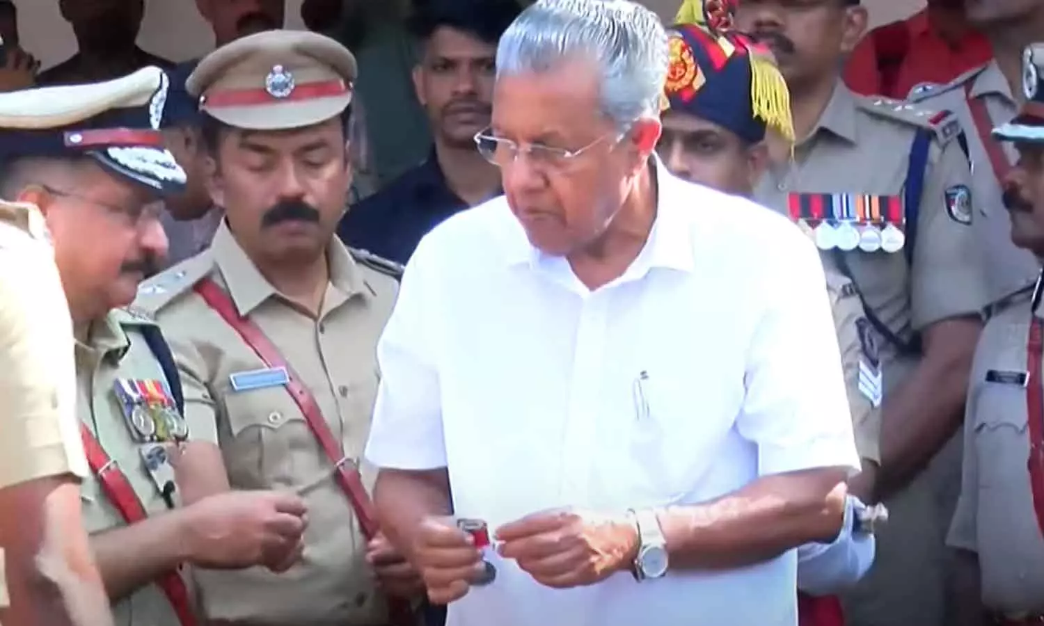 CM Pinarayi Vijayan praises Kerala police CM Pinarayi Vijayan praises Kerala police