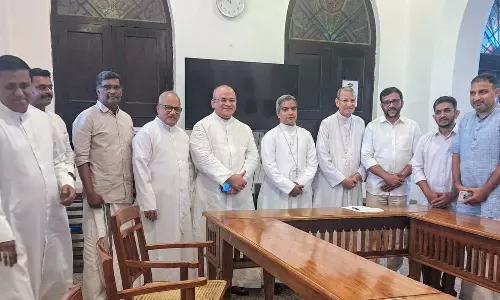 ജമാഅത്തെ ഇസ്ലാമി അമീർ വരാപ്പുഴ ആർച്ച് ബിഷപ്പിനെ സന്ദർശിച്ചു ജമാഅത്തെ ഇസ്ലാമി അമീർ വരാപ്പുഴ ആർച്ച് ബിഷപ്പിനെ സന്ദർശിച്ചു