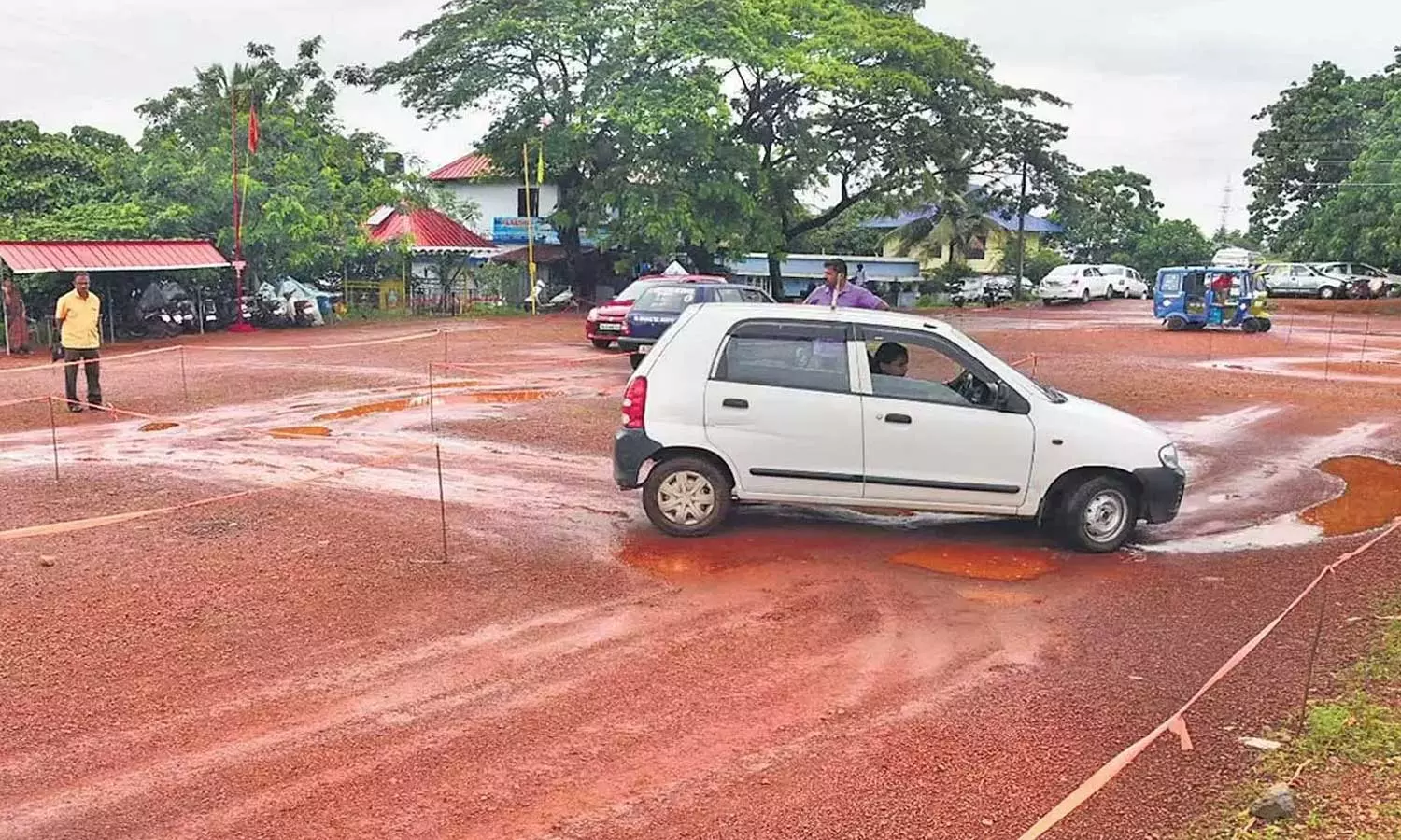 ഡ്രൈവിങ് ലൈസൻസ് സർവീസ് ചാർജ് കുറച്ചു; എല്ലാ വിഭാഗം വാഹനങ്ങൾക്കും ഇളവ്