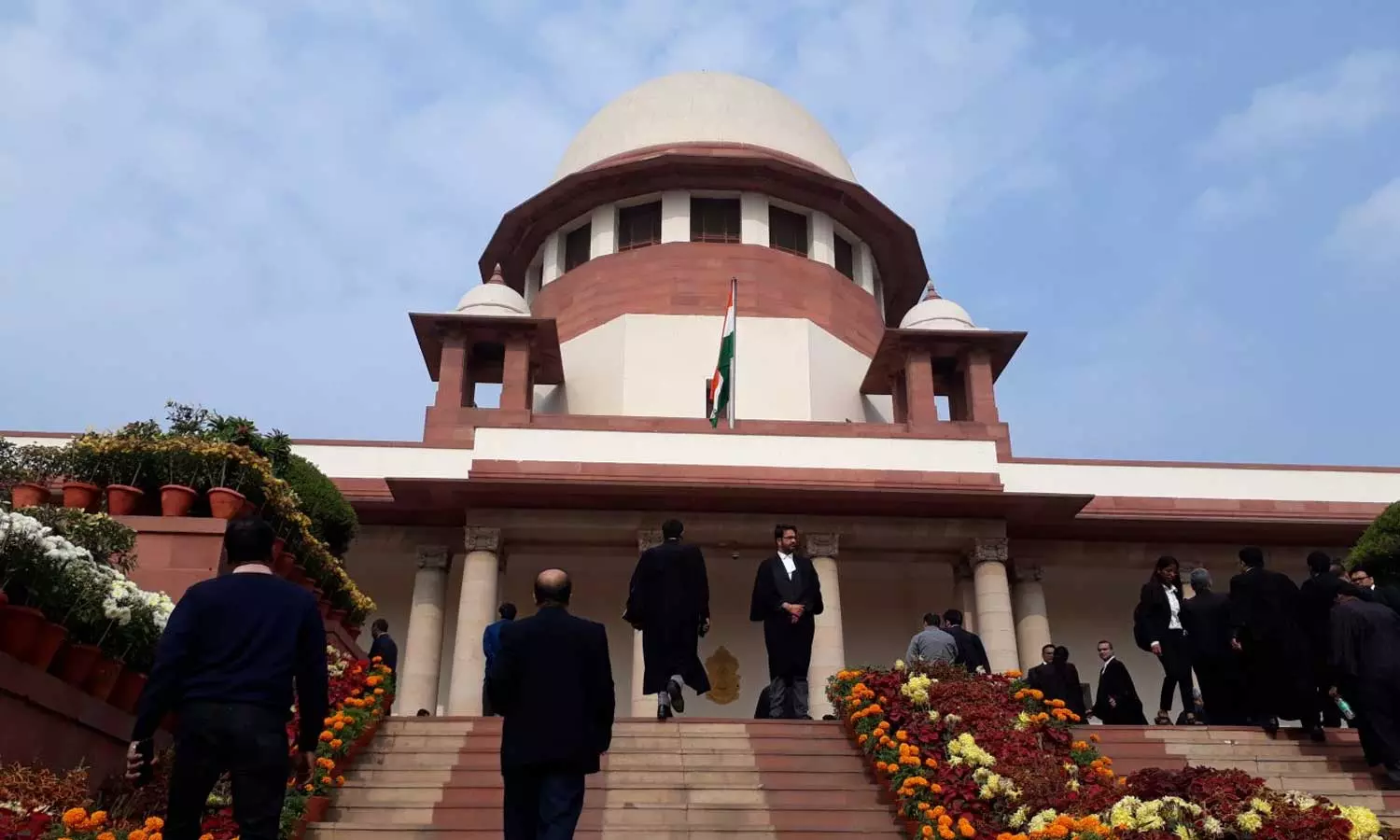 Right to Education Act does not apply to minority educational institutions, religious minority have constitutional right to establish and administer Madarsas to impart religious and secular education: Supreme Court, Supreme Court verdict on UP Madrasa Act Right to Education Act does not apply to minority educational institutions, religious minority have constitutional right to establish and administer Madarsas to impart religious and secular education: Supreme Court, Supreme Court verdict on UP Madrasa Act