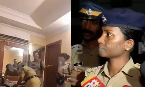 Police raid in congress leaders hotel rooms in Palakkad