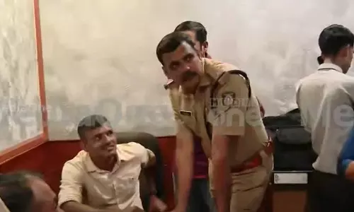 പാലക്കാട്  റെയ്ഡ്; KPM ഹോട്ടലിലെ സിസിടിവി ദൃശ്യങ്ങൾ തേടി പൊലീസ് പരിശോധന