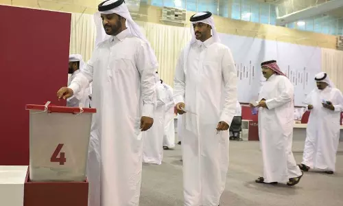 ശൂറാകൗൺസിൽ തെരഞ്ഞെടുപ്പ്; ഭരണഘടനാ ഭേദഗതിക്ക് അനുകൂലമായി വോട്ട് രേഖപ്പെടുത്തി ഖത്തർ ശൂറാകൗൺസിൽ തെരഞ്ഞെടുപ്പ്; ഭരണഘടനാ ഭേദഗതിക്ക് അനുകൂലമായി വോട്ട് രേഖപ്പെടുത്തി ഖത്തർ