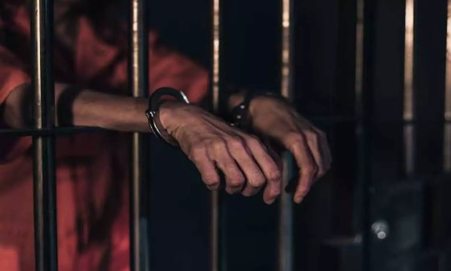 വീട്ടുമുറ്റത്തേക്ക് തുപ്പിയതിന് വീട് കയറി ആക്രമിച്ചു; യുവാവിന് 23 വര്ഷം തടവും പിഴയും വീട്ടുമുറ്റത്തേക്ക് തുപ്പിയതിന് വീട് കയറി ആക്രമിച്ചു; യുവാവിന് 23 വര്ഷം തടവും പിഴയും