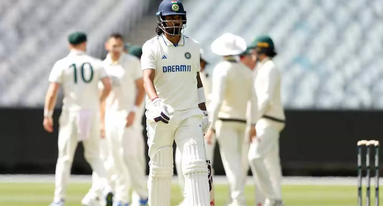 KL Rahul disappointed again; India As batting collapse against Aussies