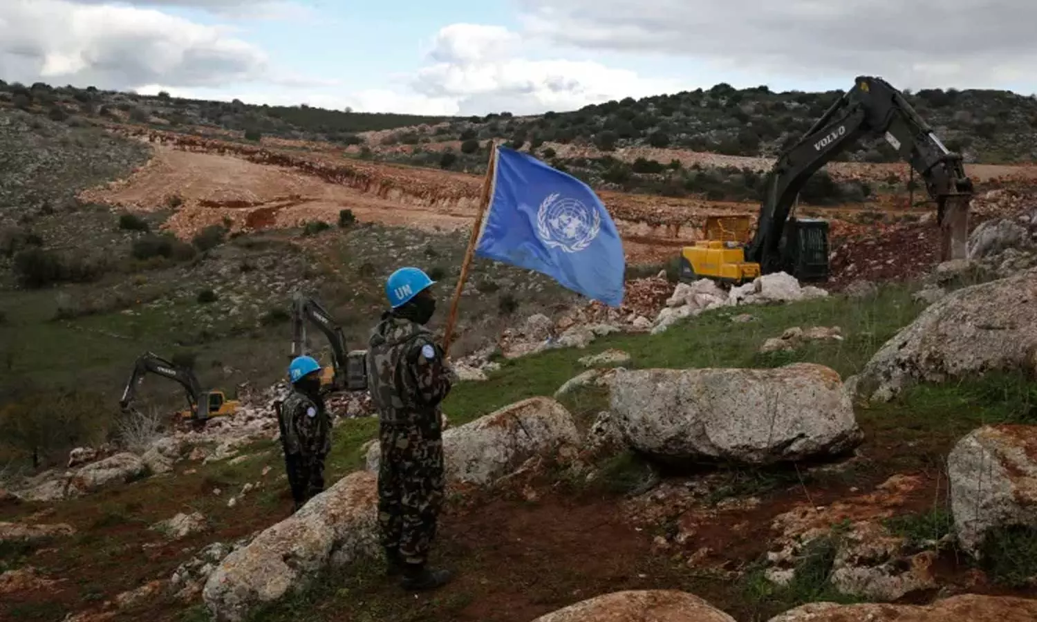 ലെബനാനിൽ യുഎൻ സംഘത്തിന് നേരെ ഇസ്രായേൽ ഡ്രോൺ ആക്രമണം ലെബനാനിൽ യുഎൻ സംഘത്തിന് നേരെ ഇസ്രായേൽ ഡ്രോൺ ആക്രമണം