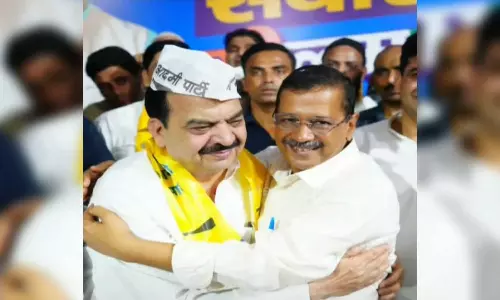 Senior Congress leader Chaudhary Matheen Ahmed joins Aam Aadmi Party