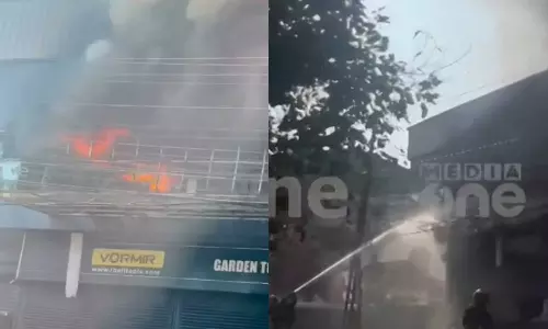 Massive fire breaks out in Aluva