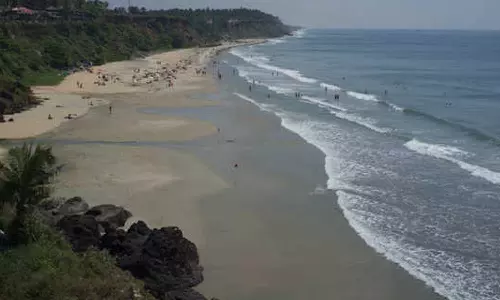 വർക്കല ബീച്ചിൽ കുളിക്കാനിറങ്ങിയയാളെ കാണാതായി