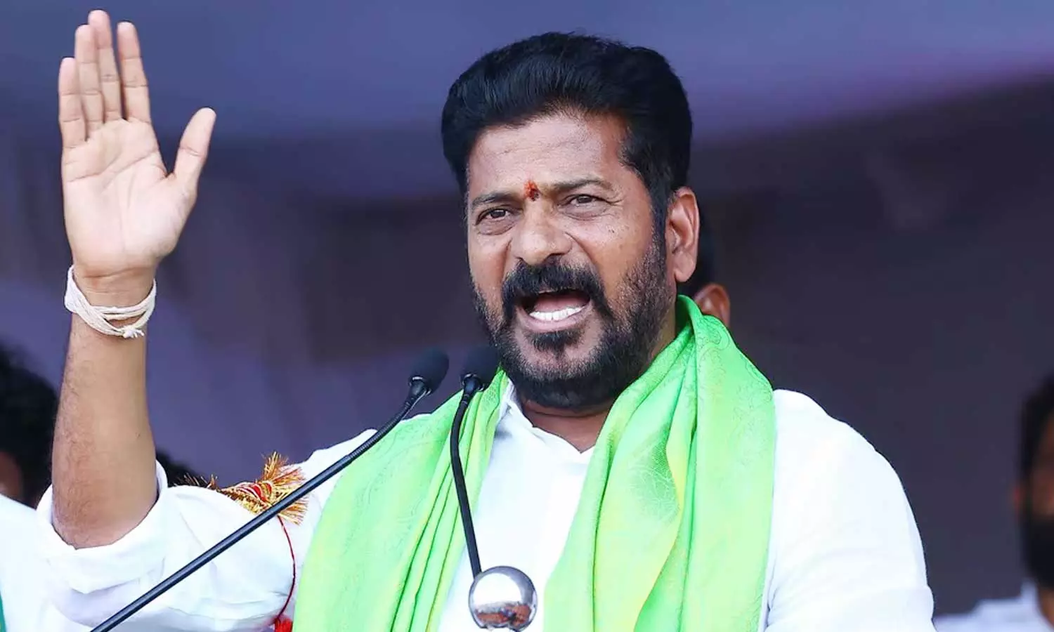 പ്രാദേശിക കക്ഷികൾക്ക് വോട്ട് ചെയ്താൽ ബിജെപി ശക്തിപ്പെടും; മുസ്‍ലിംകള്‍ കോണ്‍ഗ്രസിനെ പിന്തുണയ്ക്കണമെന്ന് രേവന്ത് റെഡ്ഡി