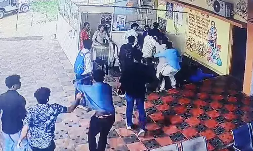 AISF alleges frivolous charges were filed against SFI in the Kollam Anchal conflict, as more footages of the attack comes out, St. Johns College Anchal,