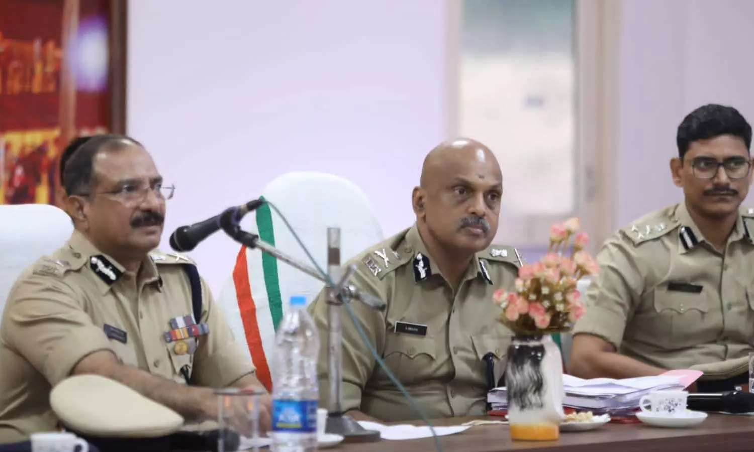 ശബരിമല തീർഥാടനം; പമ്പയിലെത്തി മുന്നൊരുക്കങ്ങൾ വിലയിരുത്തി ഡിജിപി ശബരിമല തീർഥാടനം; പമ്പയിലെത്തി മുന്നൊരുക്കങ്ങൾ വിലയിരുത്തി ഡിജിപി