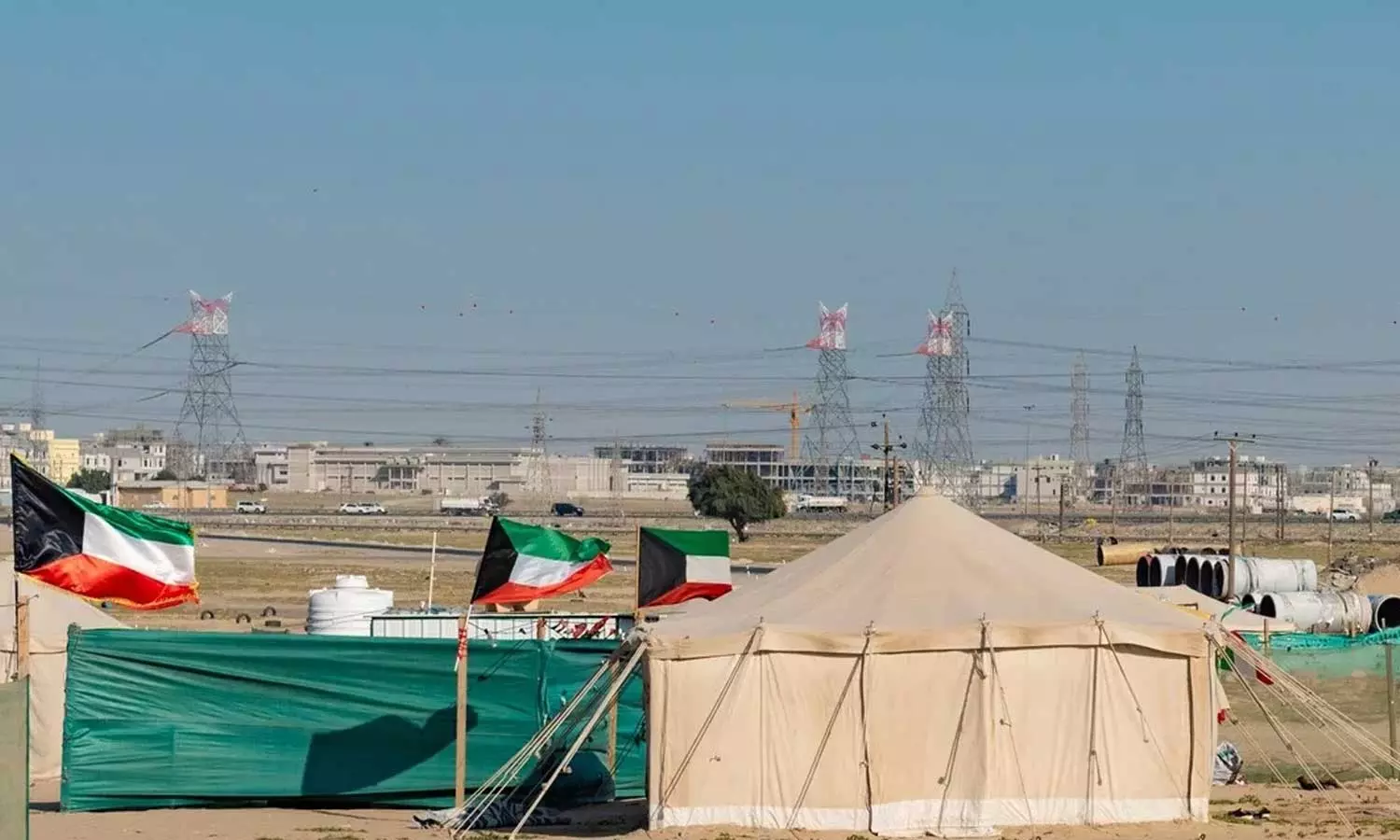 തണുപ്പ് കാലമെത്തി, ഇനി തമ്പുകളിൽ രാപ്പാർക്കാം; കുവൈത്തിൽ ക്യാമ്പിംഗ് സീസൺ തുടക്കം തണുപ്പ് കാലമെത്തി, ഇനി തമ്പുകളിൽ രാപ്പാർക്കാം; കുവൈത്തിൽ ക്യാമ്പിംഗ് സീസൺ തുടക്കം