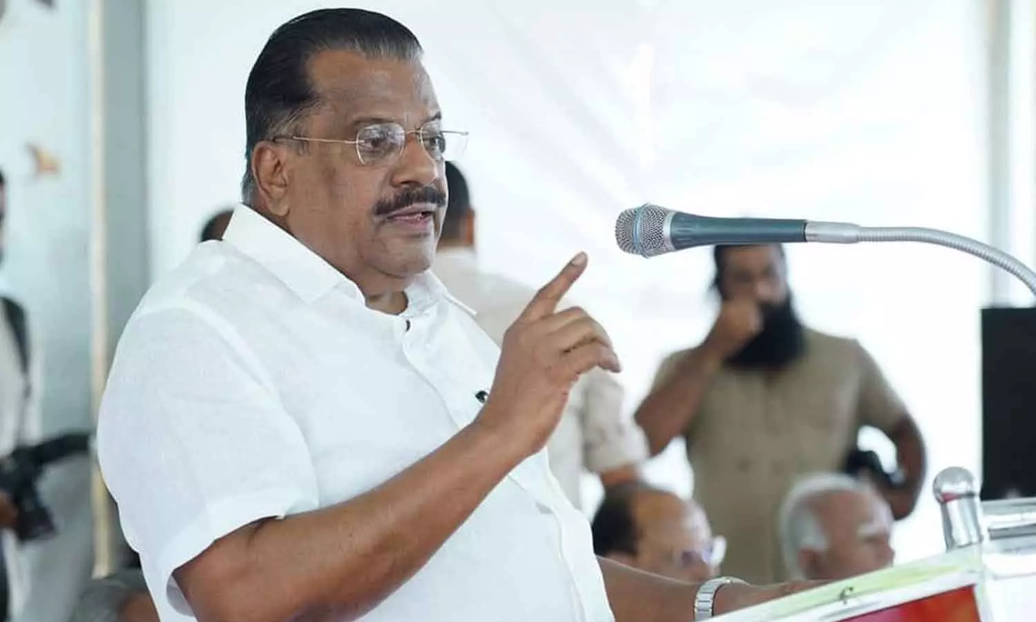 EP says autobiography controversy is a conspiracy