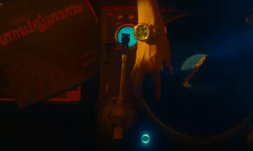 റെക്‌സ് വിജയന്റെ സംഗീതം, ചുവടുകളുമായി റംസാനും നവനിയും; റൈഫിൾ ക്ലബിലെ ആദ്യ ട്രാക്ക് പുറത്ത്