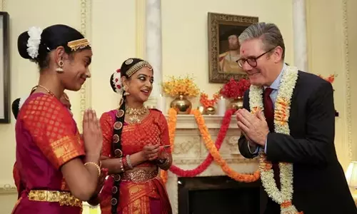 ദീപാവലി ചടങ്ങിന് മാംസവും മദ്യവും വിളമ്പി; മാപ്പ് പറഞ്ഞ് ബ്രിട്ടീഷ് പ്രധാനമന്ത്രി