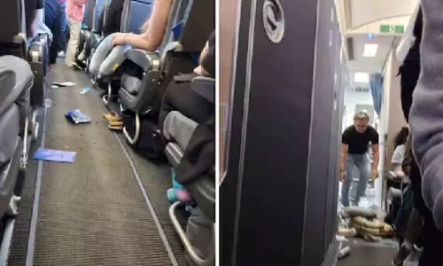 വിമാനം ആകാശച്ചുഴിയിൽപ്പെട്ടു; സീറ്റിൽ നിന്നും തെറിച്ച് യാത്രികർ