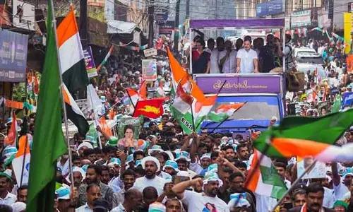 കുറ്റ്യാടിയിലെ നെഹ്റുവും വയനാട്ടിലെ പ്രിയങ്കയും: പാകിസ്താൻ പതാകയാരോപണം കേരളത്തിൽ (1948 - 2024) കുറ്റ്യാടിയിലെ നെഹ്റുവും വയനാട്ടിലെ പ്രിയങ്കയും: പാകിസ്താൻ പതാകയാരോപണം കേരളത്തിൽ (1948 - 2024)