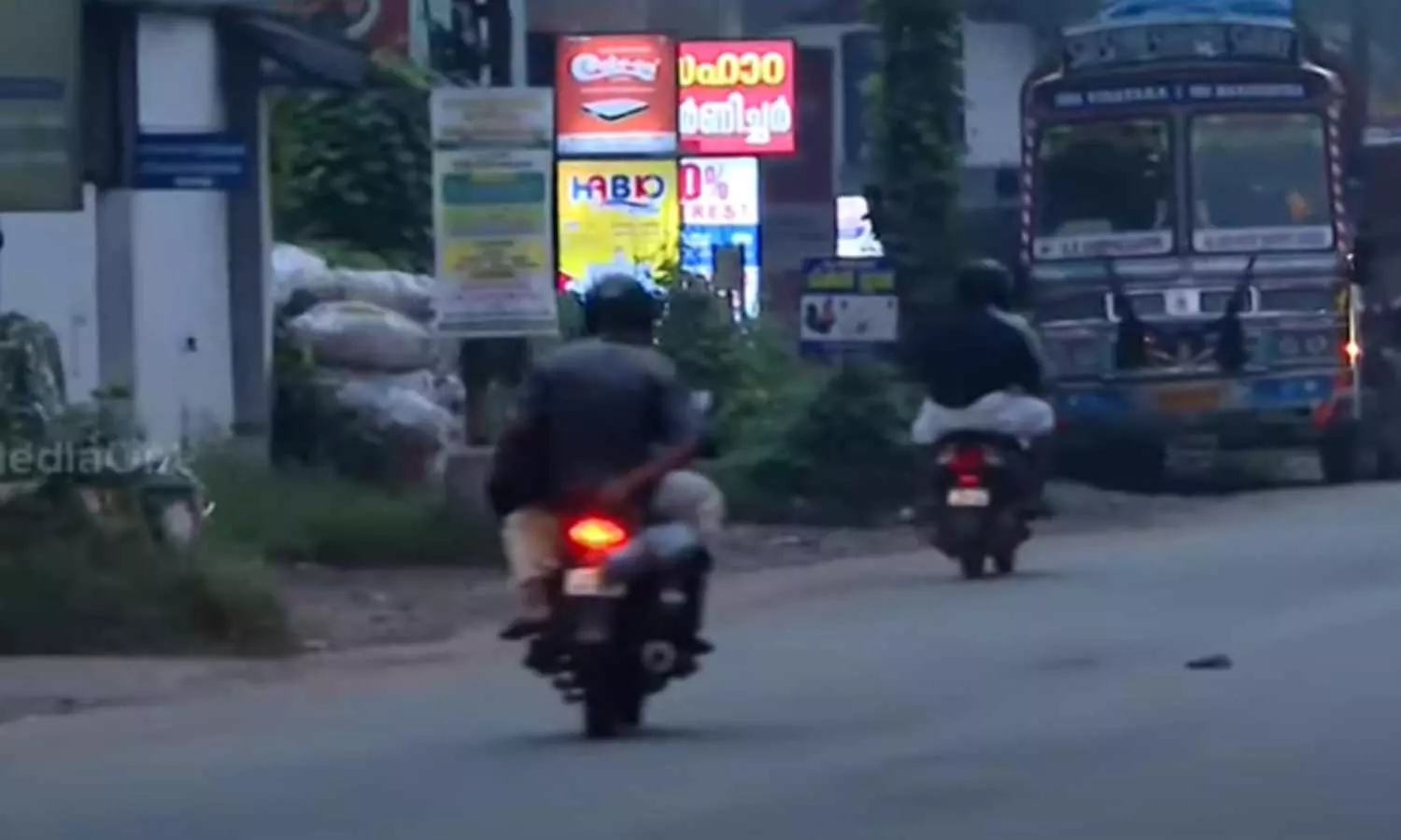 കോഴിക്കോട് ജില്ലയിൽ ഇന്ന് കോണ്ഗ്രസ് ഹർത്താൽ കോഴിക്കോട് ജില്ലയിൽ ഇന്ന് കോണ്ഗ്രസ് ഹർത്താൽ