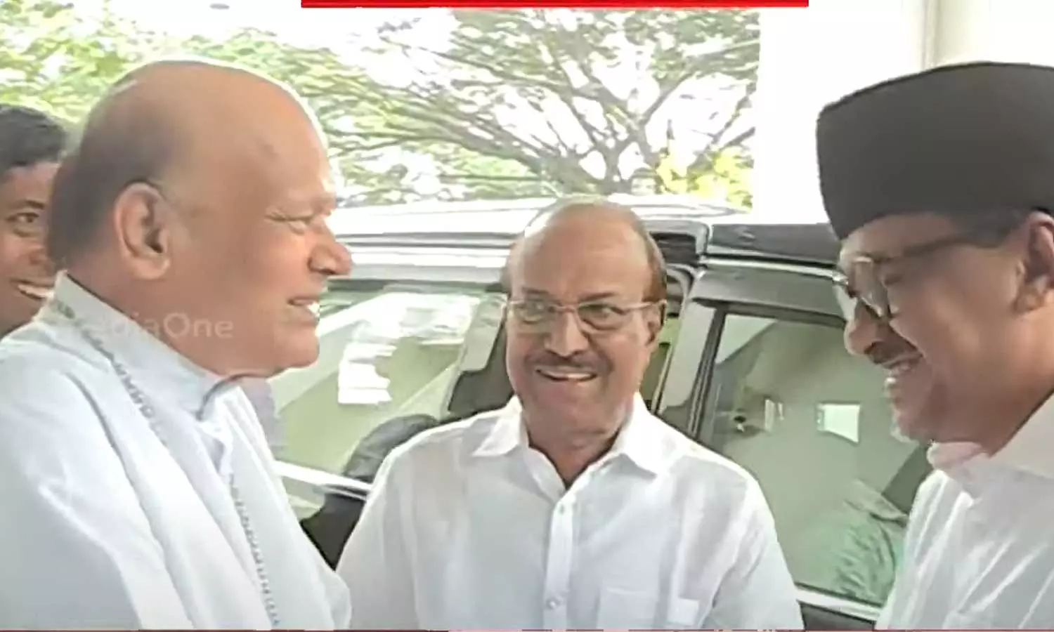Muslim League-Archdiocese of Verapoly leaders meet at Varappuzha Archdiocese Bishops House over Munambam Waqf land dispute
