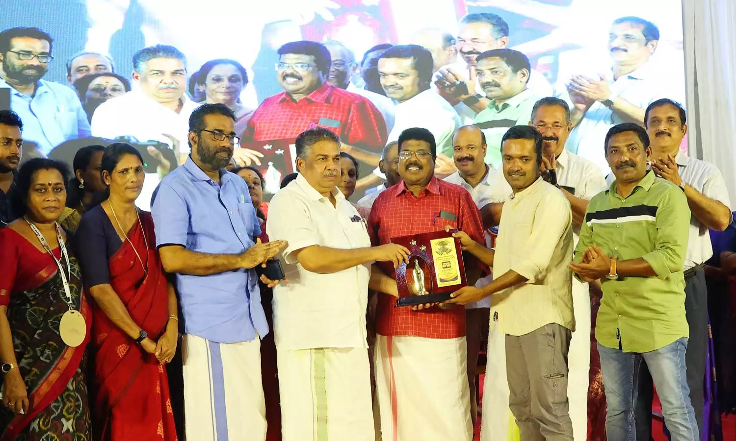 MediaOne wins award for comprehensive coverage at Kerala State School Science Festival MediaOne wins award for comprehensive coverage at Kerala State School Science Festival